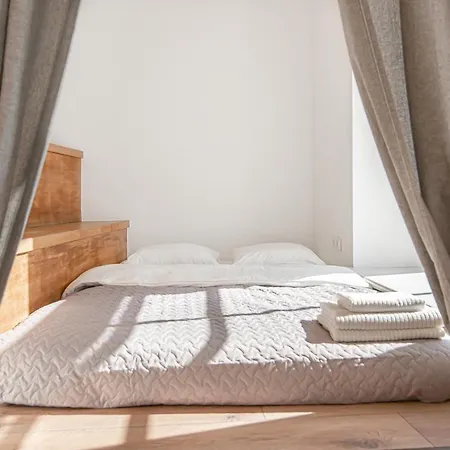 Sunny&spacious Near The Station Vilnius