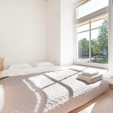 Sunny&spacious Near The Station Apartment